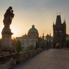 Sonnenaufgang auf der Karlsbrücke