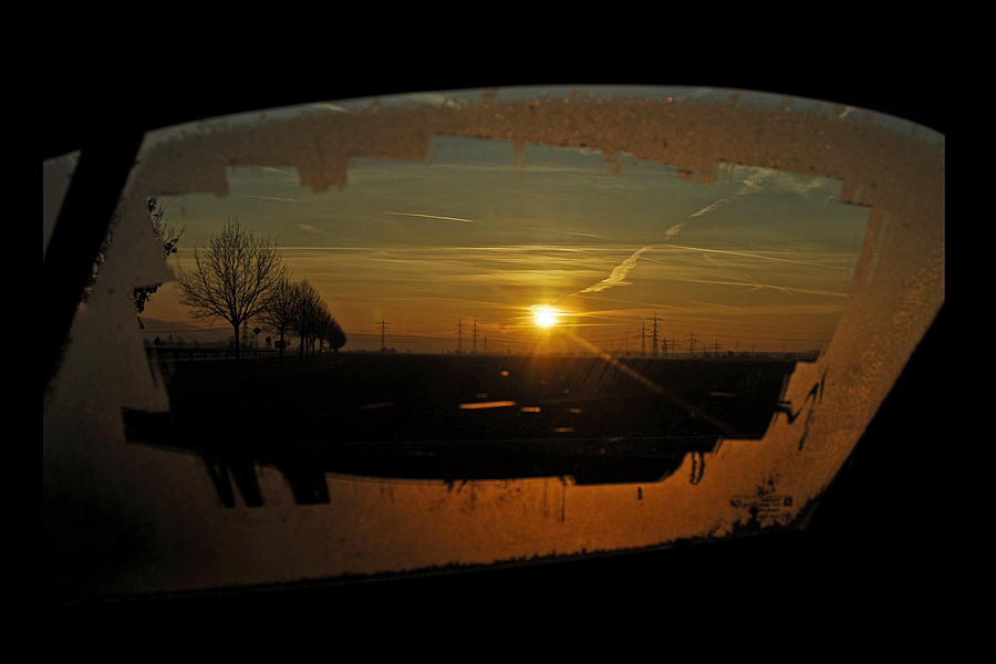 Sonnenaufgang aus dem Auto