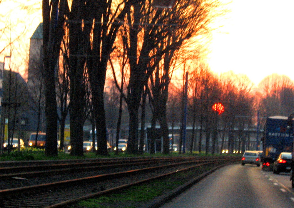 Sonnenaufgang aus dem Auto fotografiert