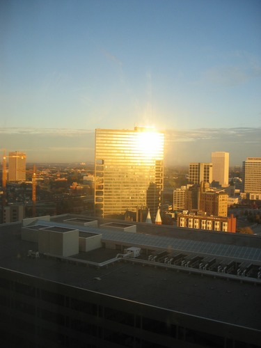Sonnenaufgang aus einem der oberen Stockwerke das Atlanta Mariott Marquis Hotels (1700 Zimmer)