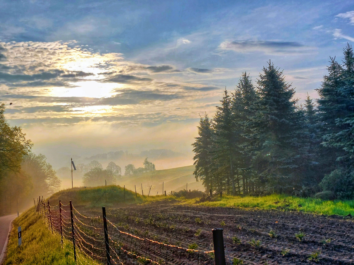 Sonnenaufgang bei Breitenhain nahe Jena