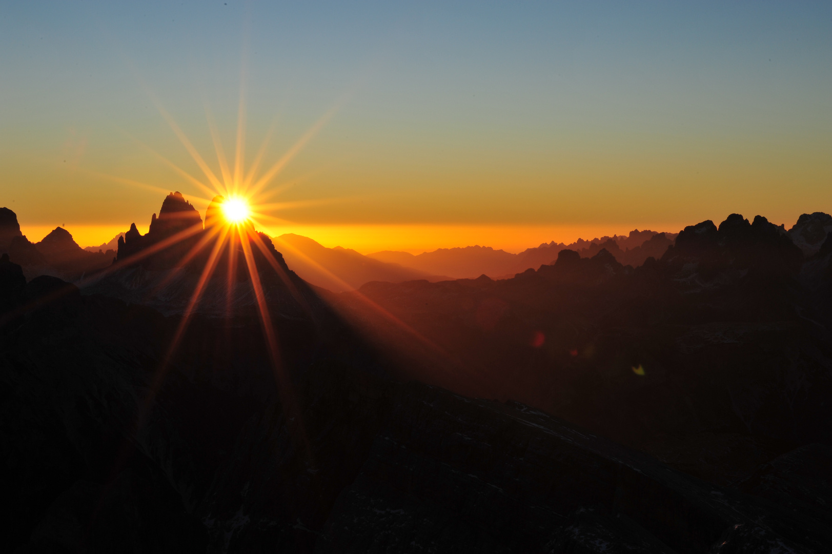 Sonnenaufgang bei den drei Zinnen