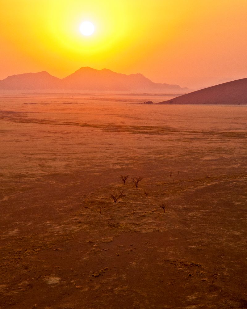 Sonnenaufgang bei der Düne 40, Namibia 2011