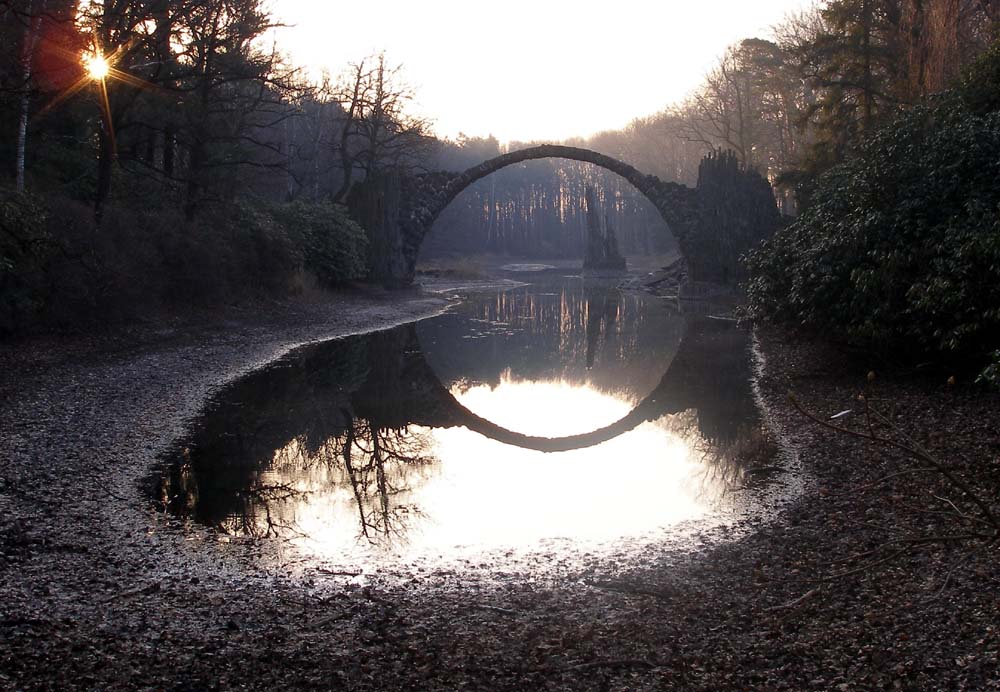Sonnenaufgang bei der Rakotzbrücke im Kromlauer Park