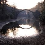 Sonnenaufgang bei der Rakotzbrücke im Kromlauer Park