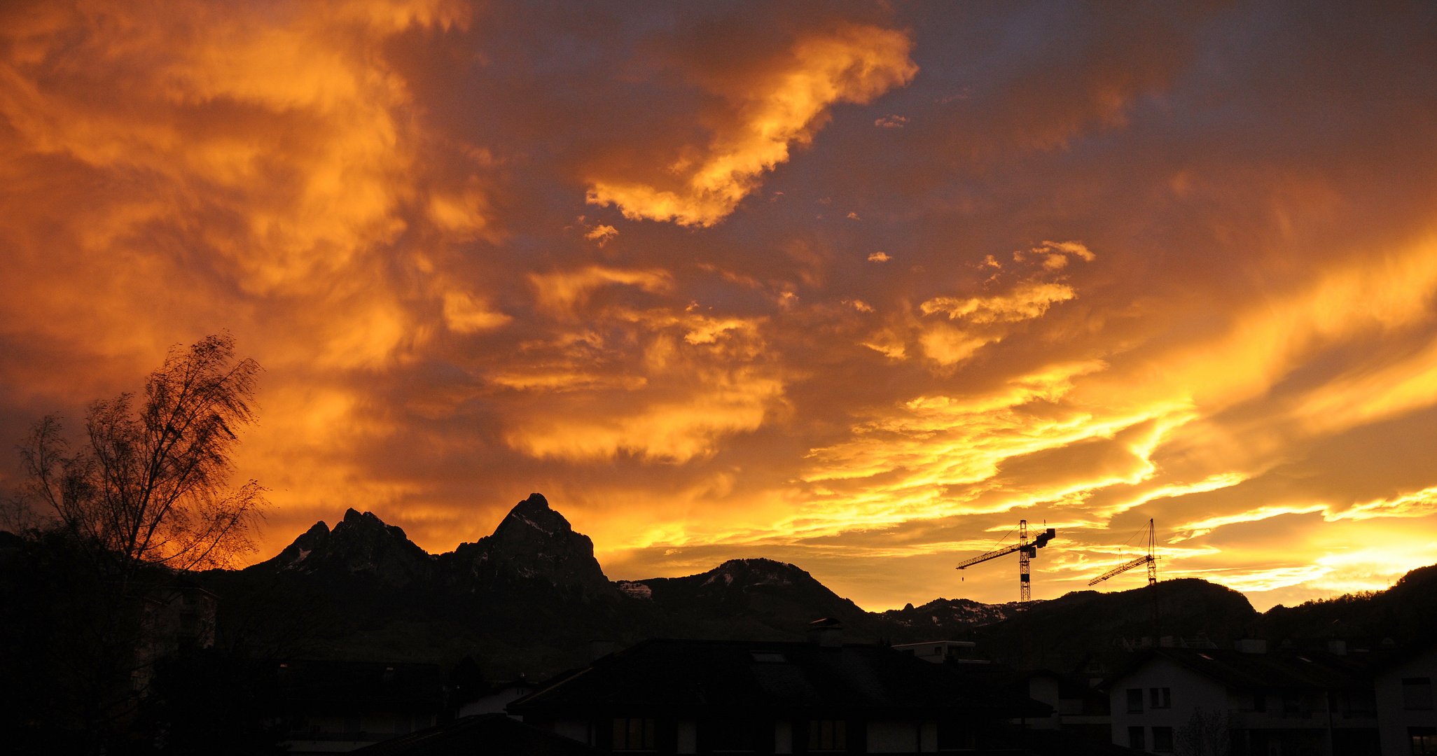 Sonnenaufgang bei Föhn