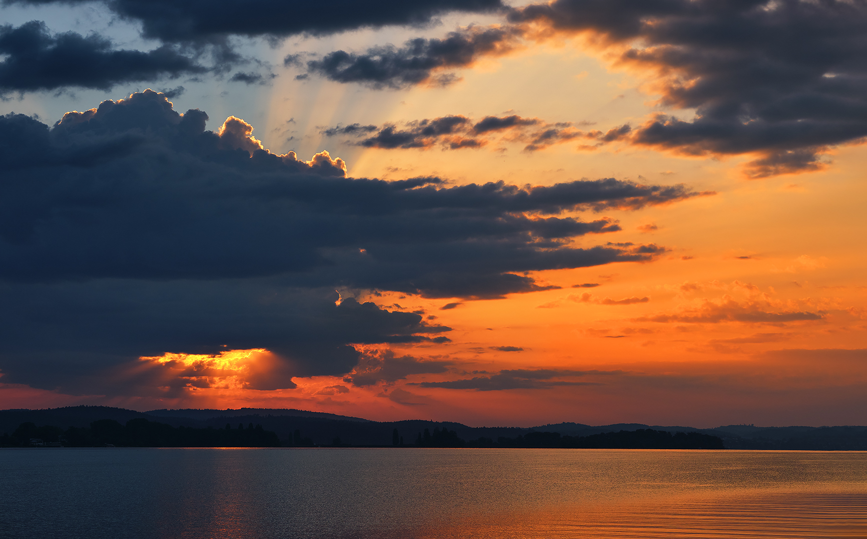 Sonnenaufgang bei Iznang