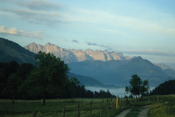 Sonnenaufgang bei Koessen / Tirol