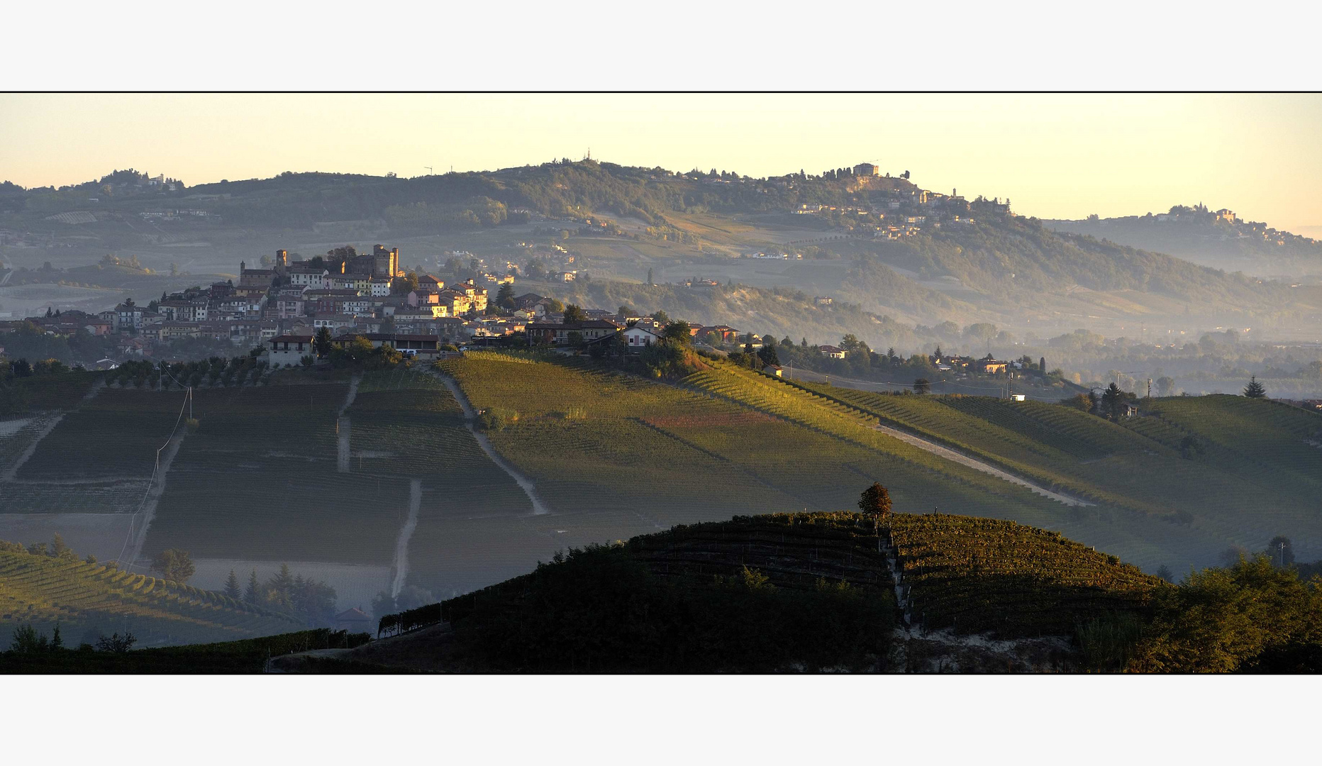 Sonnenaufgang bei La Morra, Piemont