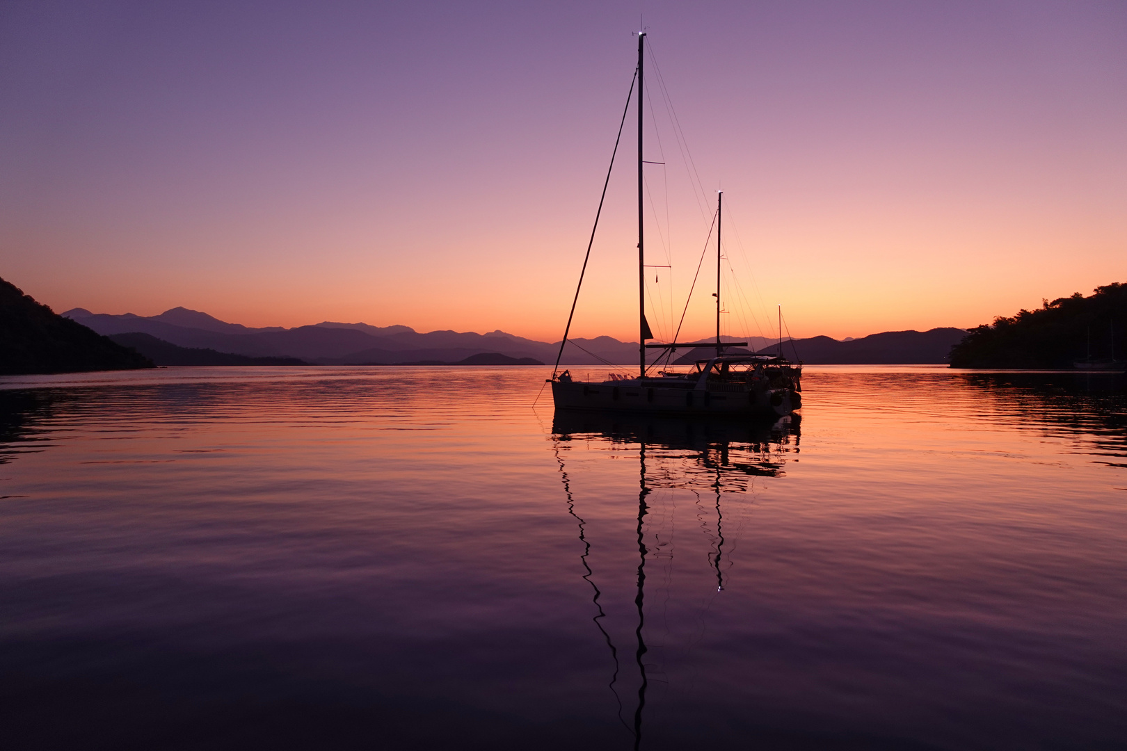 Sonnenaufgang bei Segeltörn