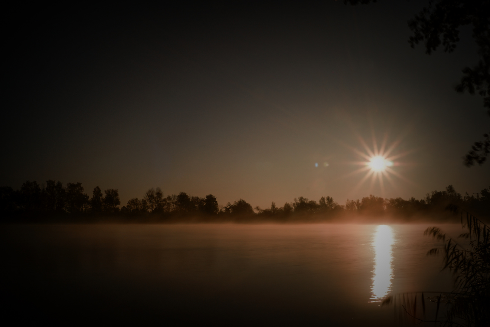 Sonnenaufgang beim ersten Frost