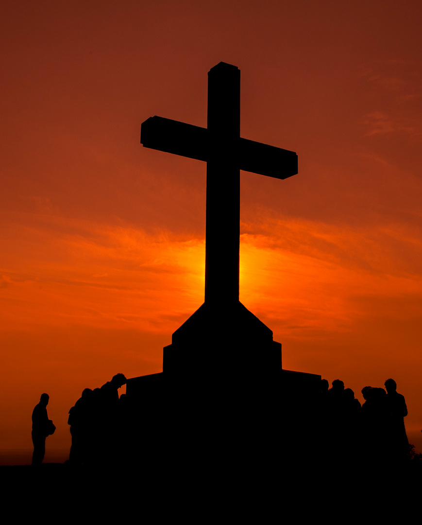 Sonnenaufgang beim Kreuz