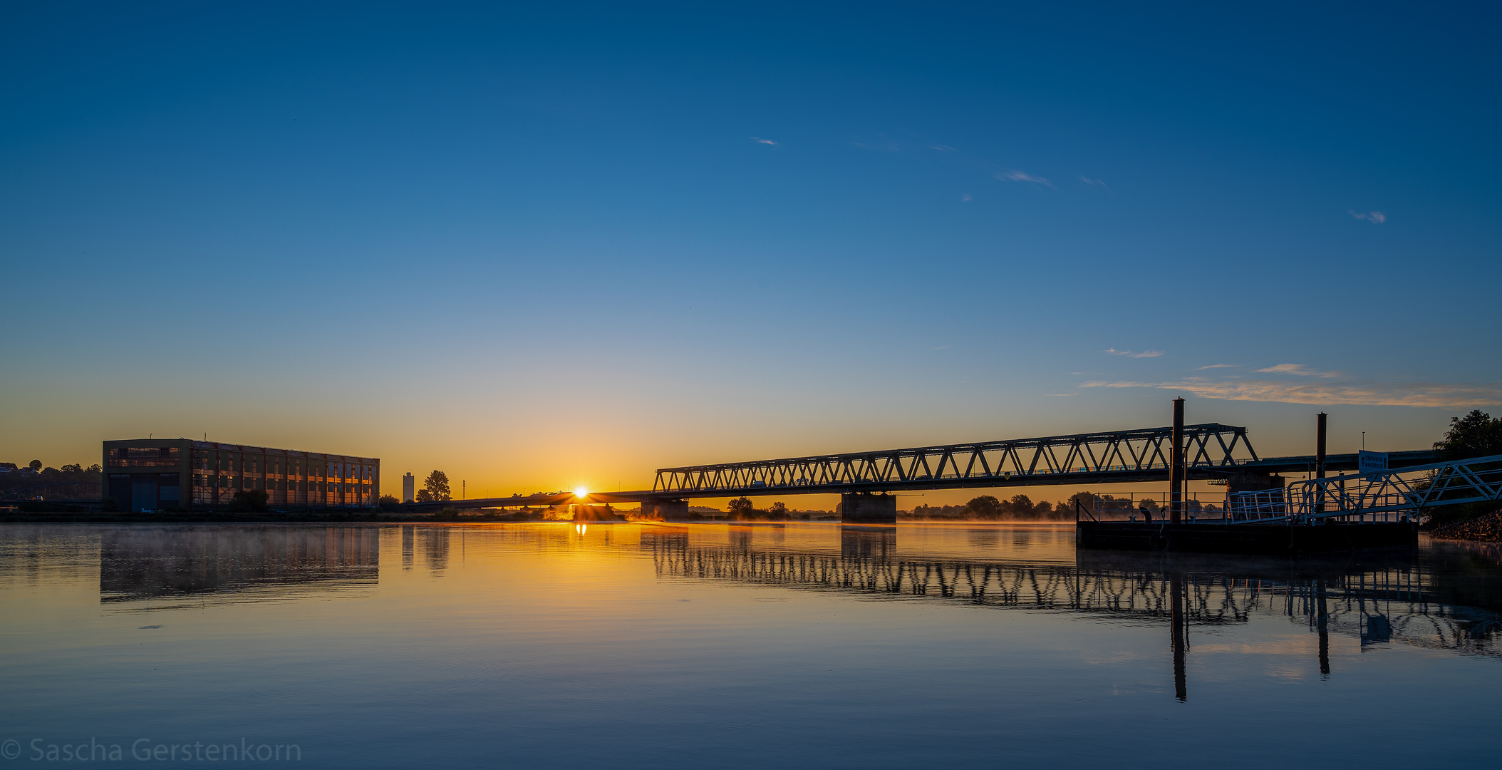 Sonnenaufgang Brücke B209 Lauenburg/Elbe