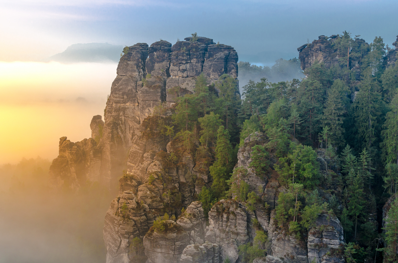 Sonnenaufgang Felsenlandschaft Sächsische Schweiz