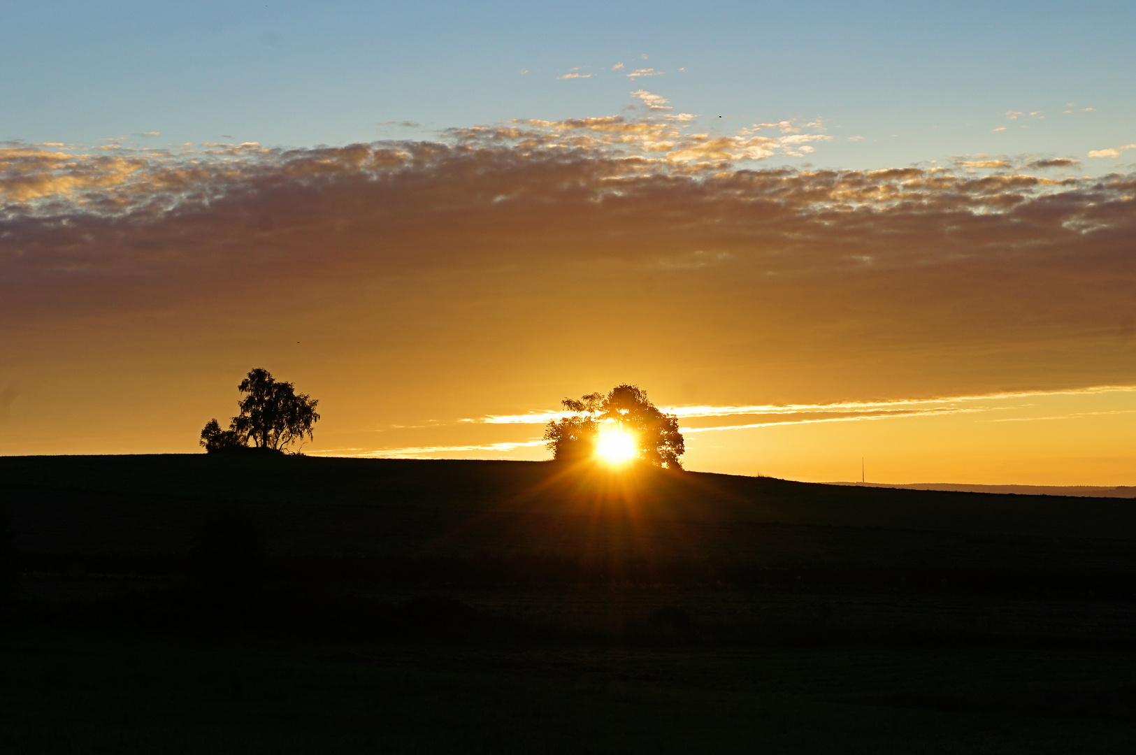 Sonnenaufgang fernab der Stadt