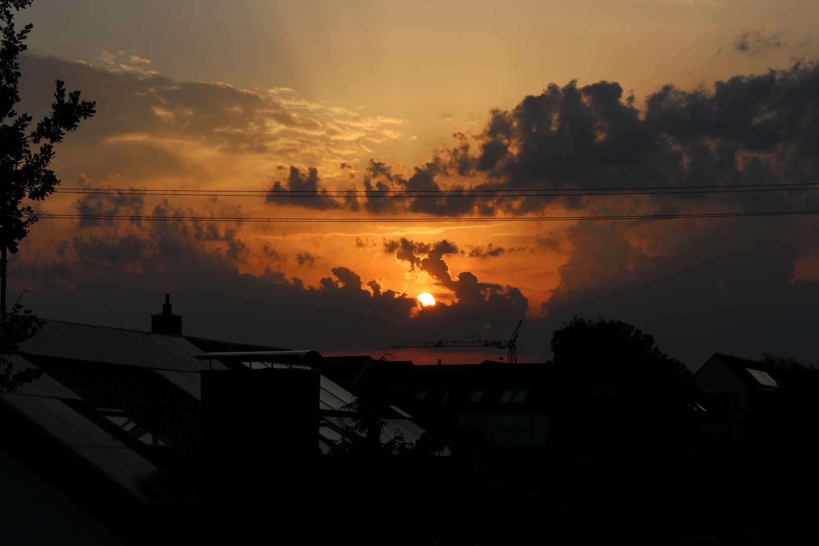 Sonnenaufgang heute 5 Uhr 23 in Pleidelsheim, (c) Sonnenuntergang 21 Uhr 30