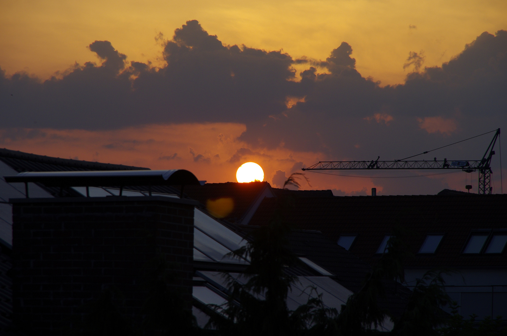 Sonnenaufgang heute 5 Uhr 23 in Pleidelsheim,(P) Sonnenuntergang 21 Uhr 30