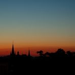 Sonnenaufgang hinter dem Aachener Dom