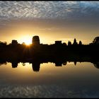 Sonnenaufgang hinter dem Angkor Wat Tempelkomplex, Cambodia