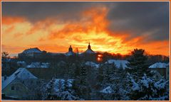 Sonnenaufgang hinter dem Schloss