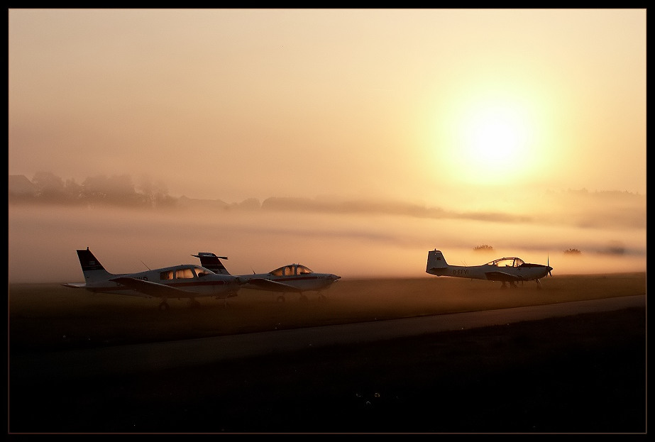 Sonnenaufgang im Bodennebel