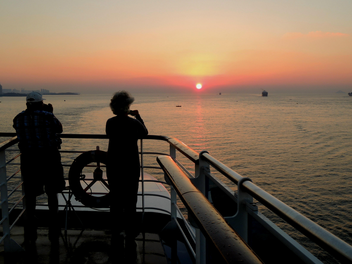 Sonnenaufgang im chinesischen Meer