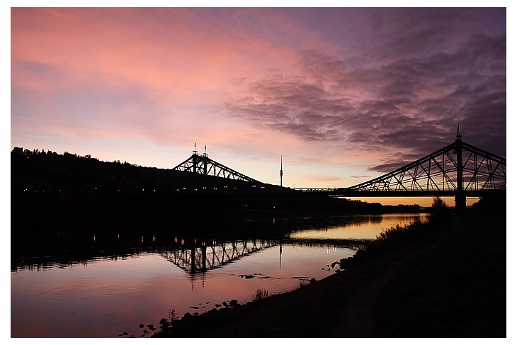 Sonnenaufgang im Dresdner Elbtal...