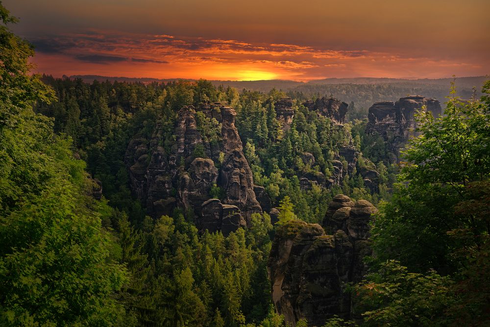 Sonnenaufgang im Elbsandsteingebirge