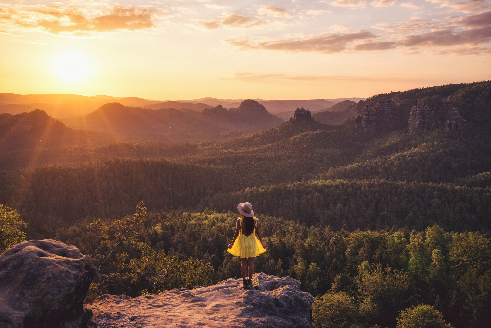 Sonnenaufgang im Elbsandsteingebirge