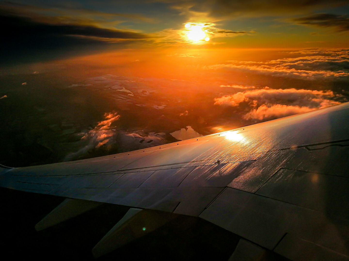 Sonnenaufgang im Flugzeug