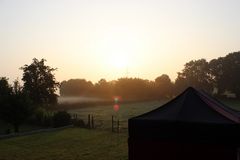 Sonnenaufgang im Garten