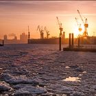 Sonnenaufgang im Hafen