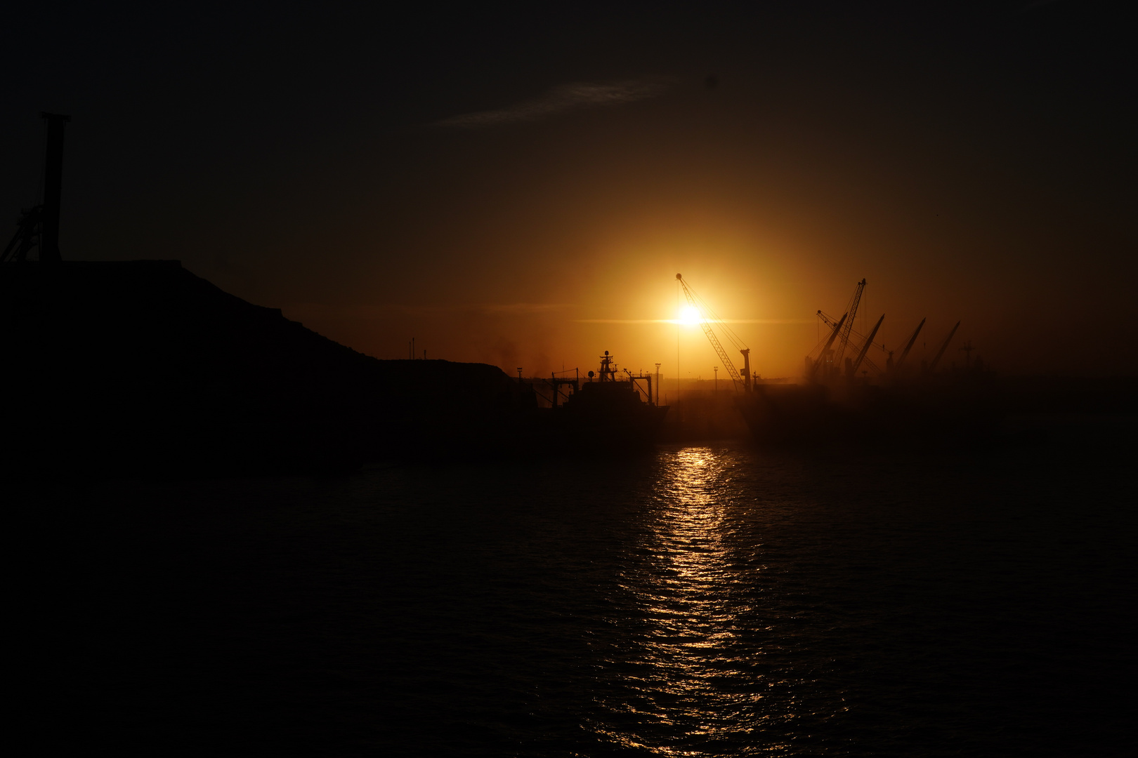 SONNENAUFGANG im Hafen