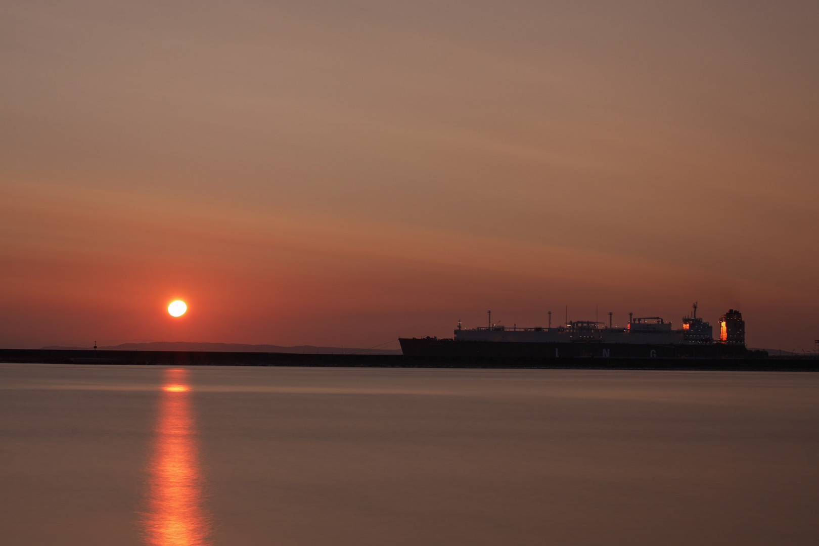 Sonnenaufgang im Hafen 
