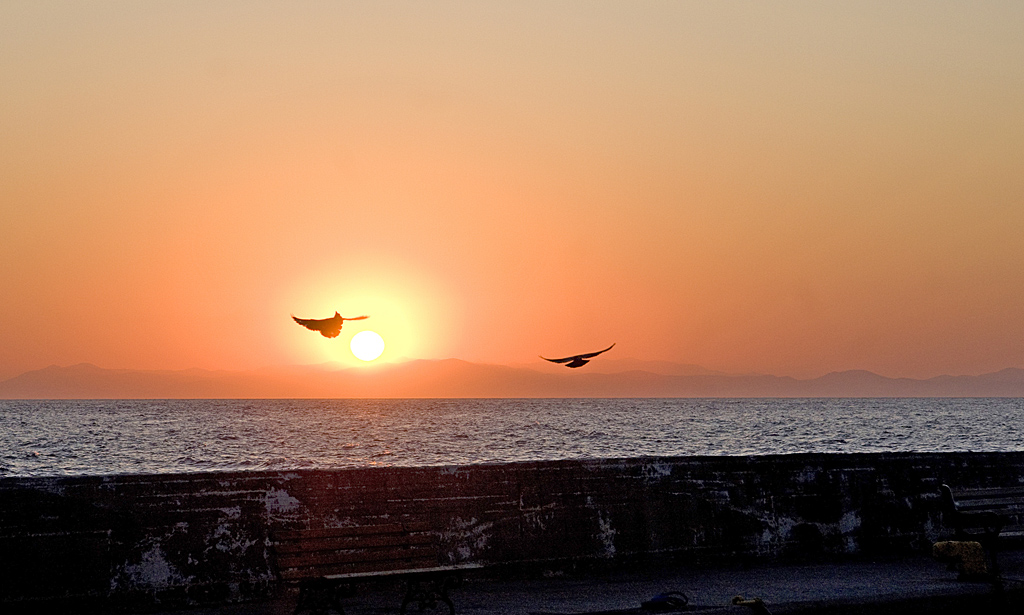 Sonnenaufgang im Hafen von Agios Konstantinos