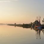 Sonnenaufgang im Hafen von Großensiel