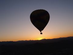 Sonnenaufgang im Heissluftballon