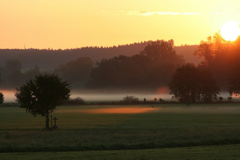 Sonnenaufgang im Herbst.