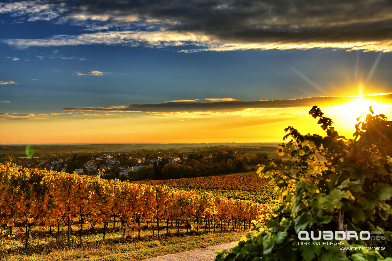 Sonnenaufgang im Herbst in der Südpfalz Bad Bergzabern