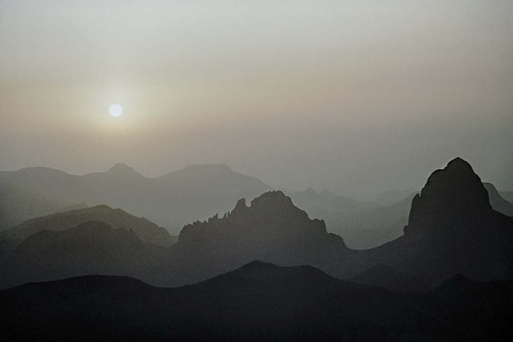 Sonnenaufgang im Hoggar, Teil II