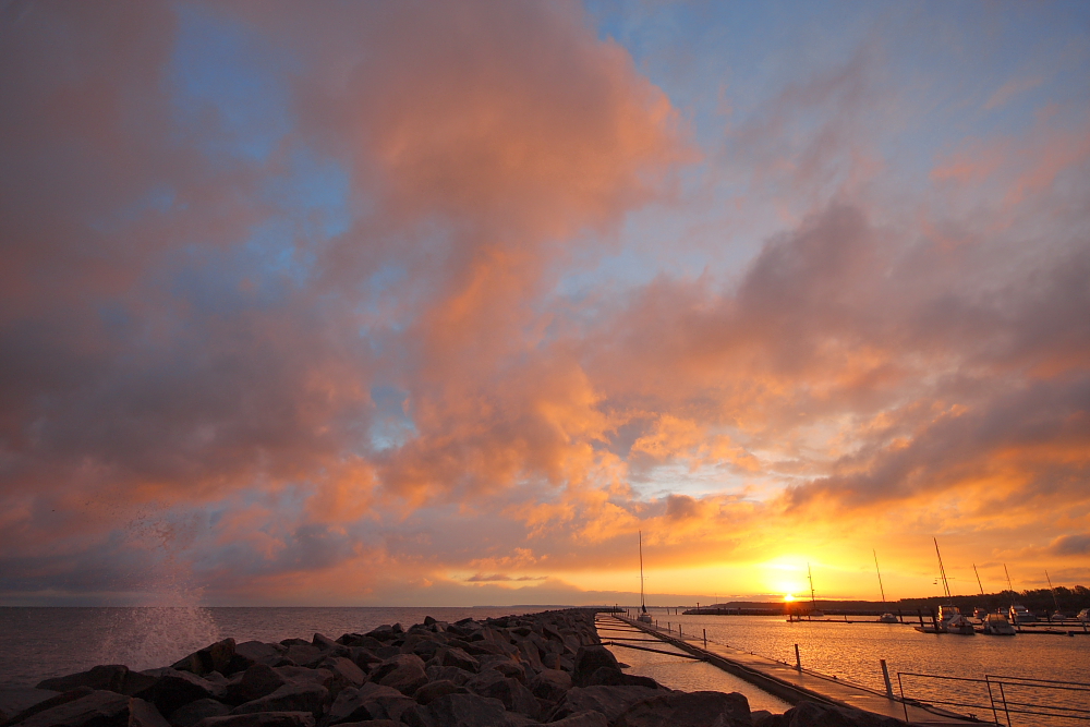 Sonnenaufgang im Kühlungsborner Hafen