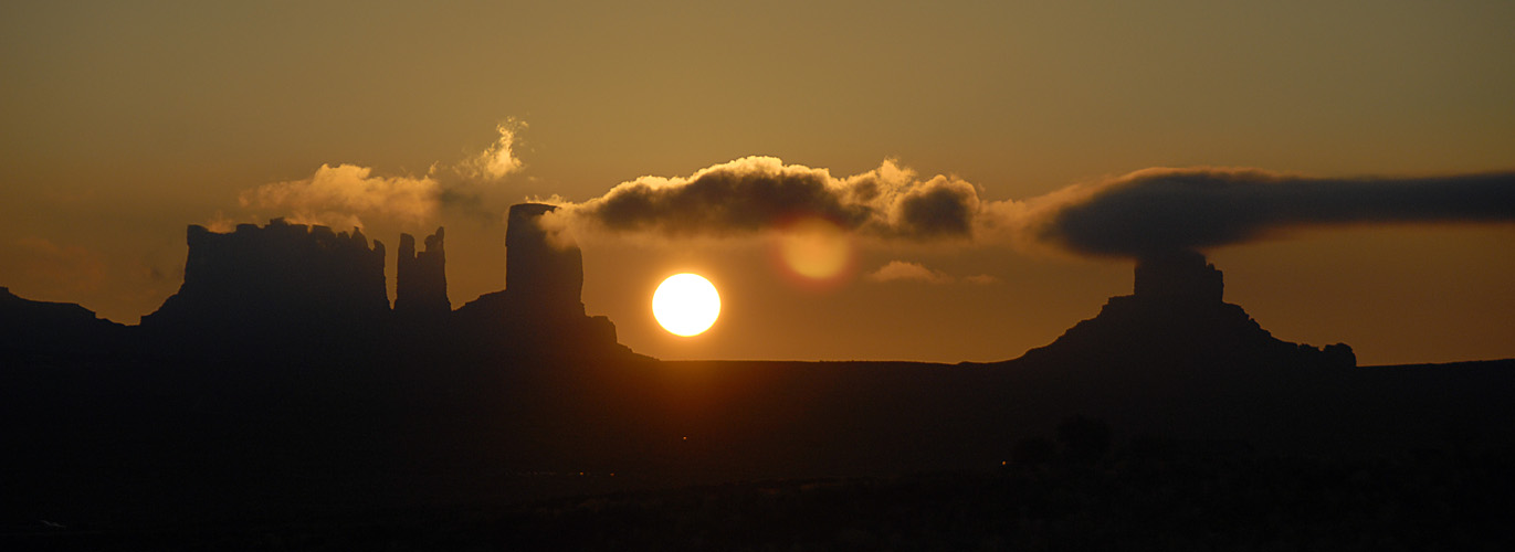 Sonnenaufgang im Monument Valley