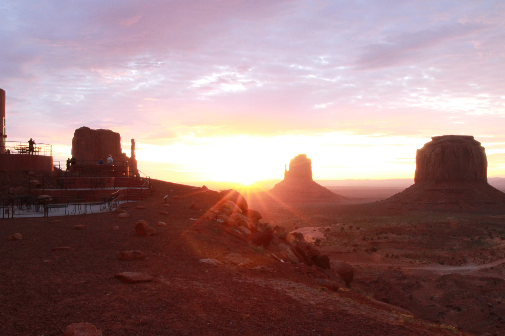 Sonnenaufgang im Monument Valley