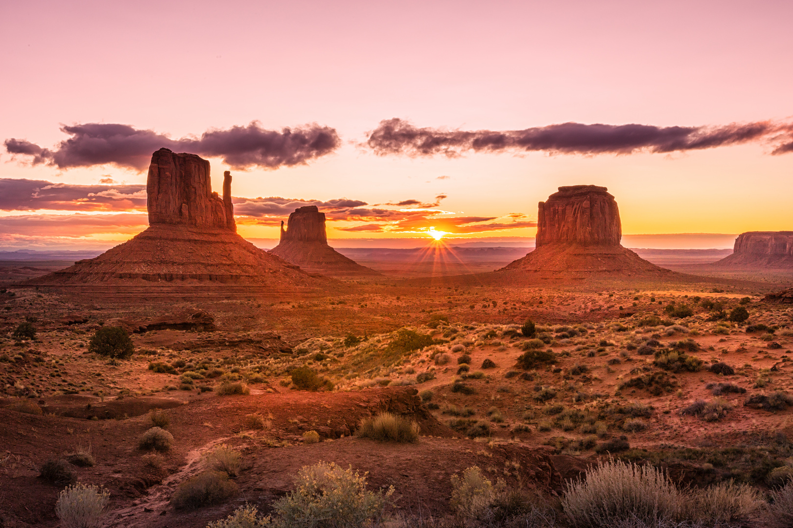 Sonnenaufgang im Monument Valley