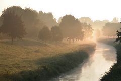 Sonnenaufgang im Nebelfeld