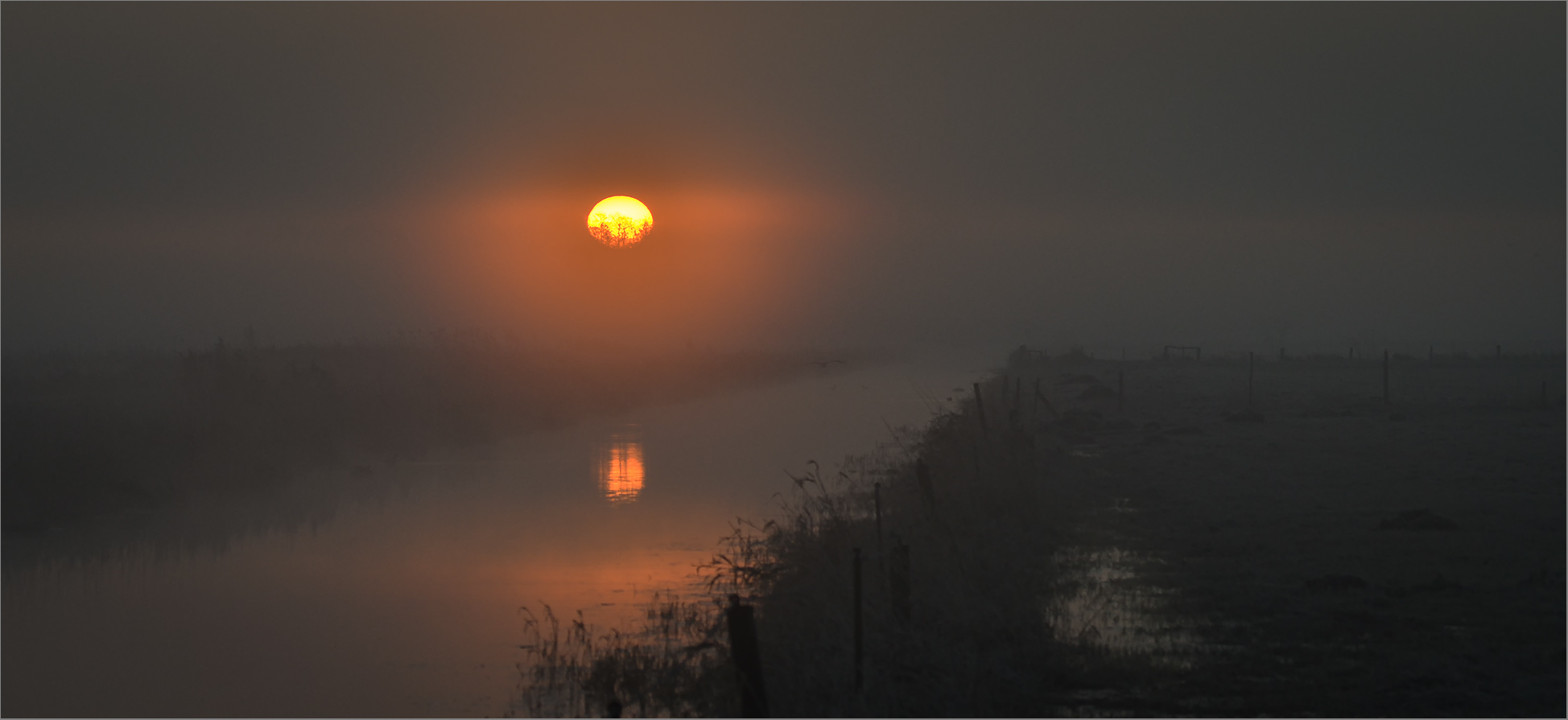 Sonnenaufgang im "Nebelmoor"   . . .