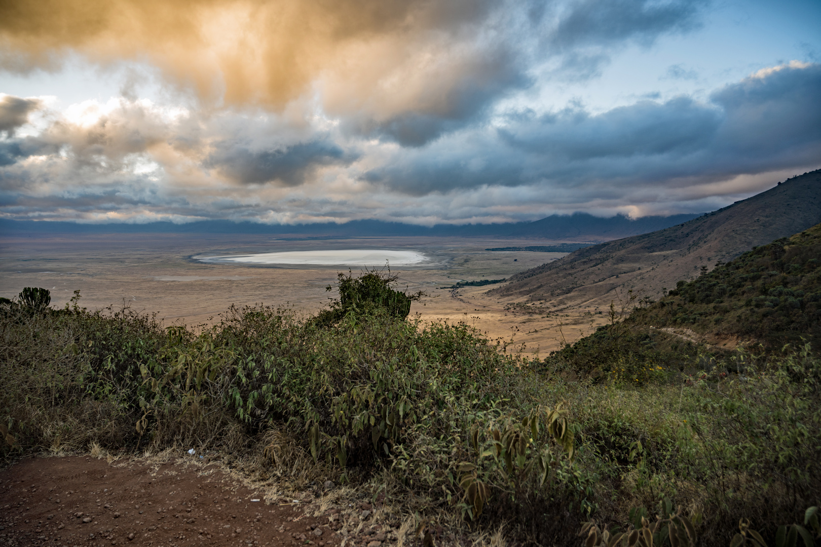 Sonnenaufgang im Ngorongoro-Krater