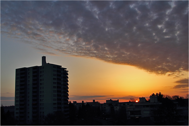 Sonnenaufgang im Stadtgebiet