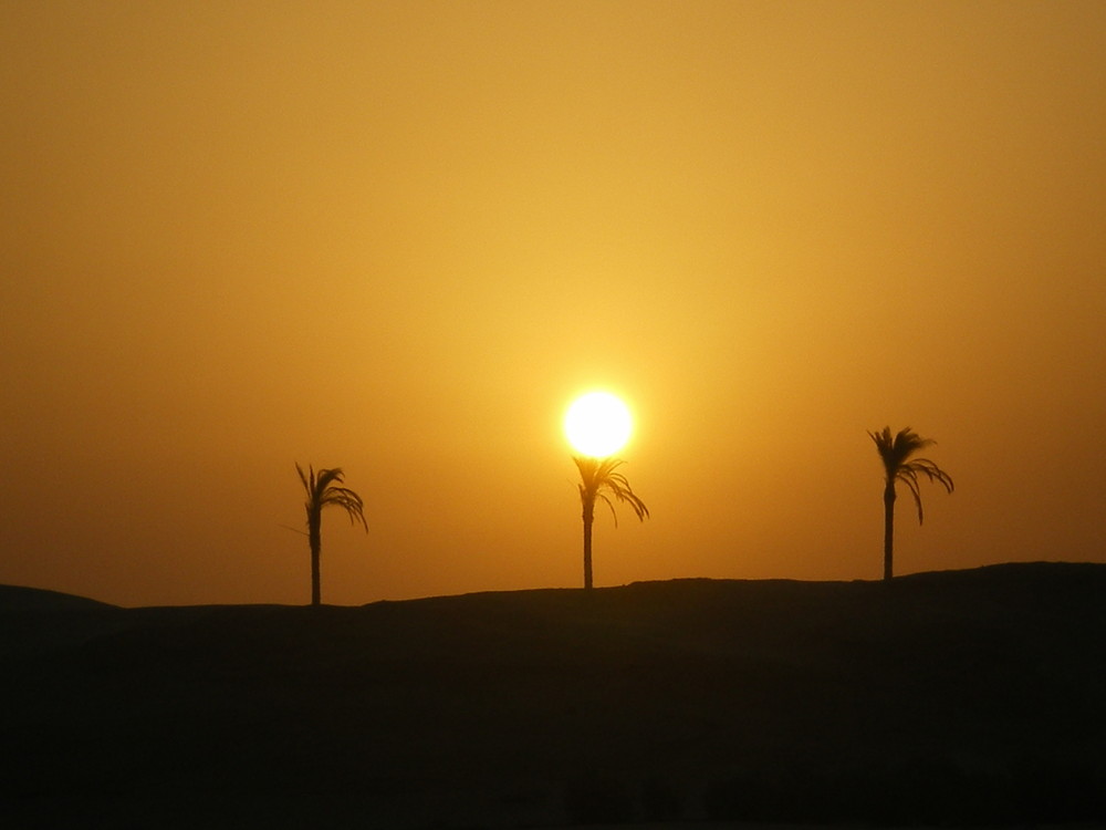 Sonnenaufgang im Suez-Kanal
