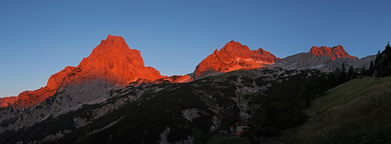 ...Sonnenaufgang im Toten Gebirge...